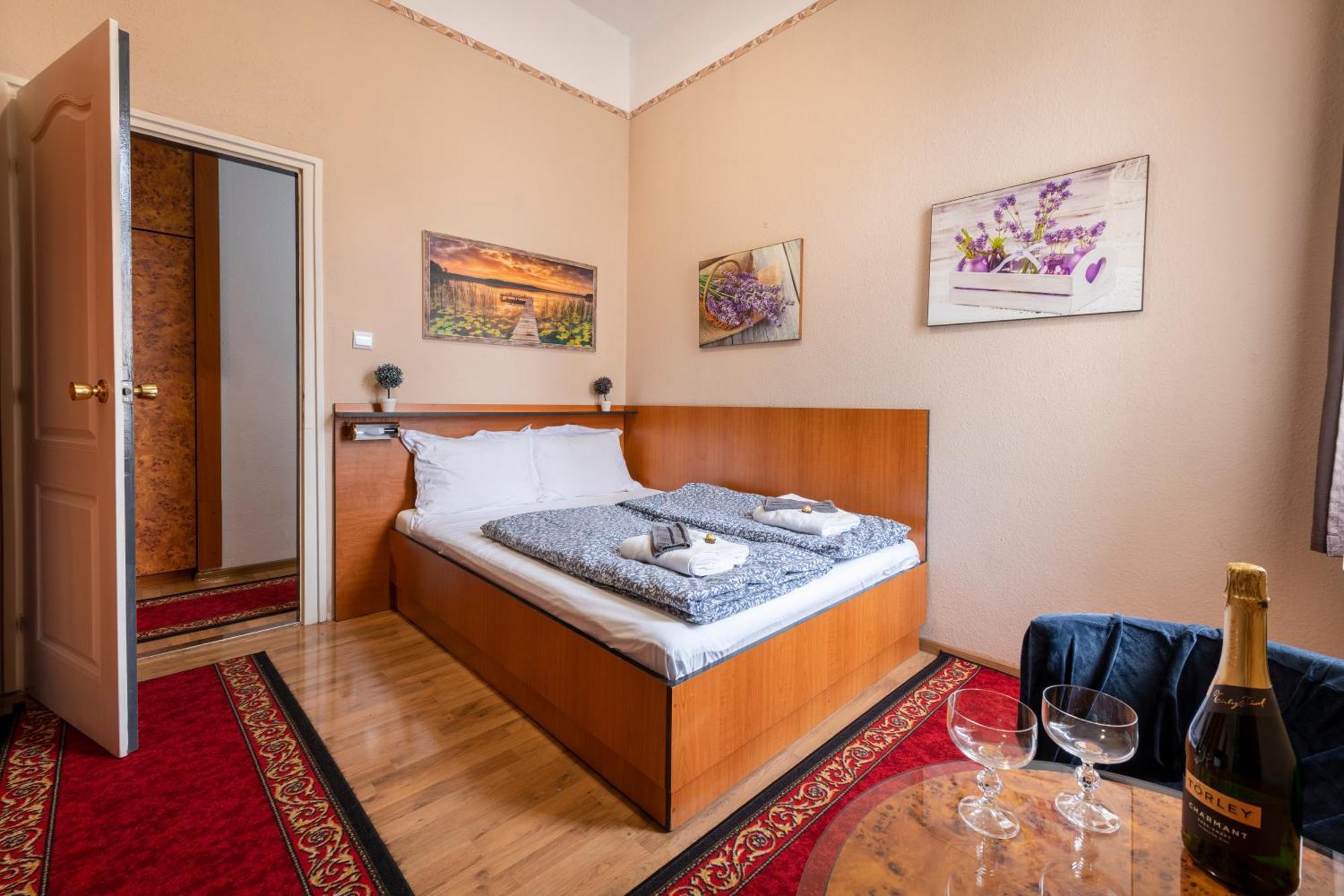 בודפשט Hotel Kristal Gellert Hill מראה חיצוני תמונה